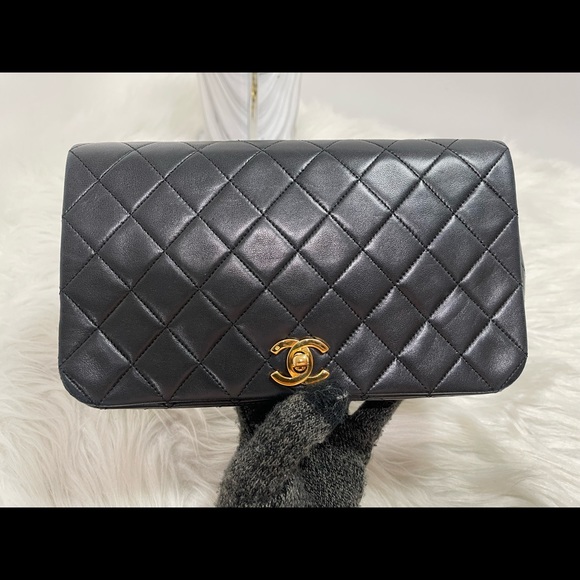 Vintage Full Flap Bag Quilted Lambskin Medium - Picture 2 of 16